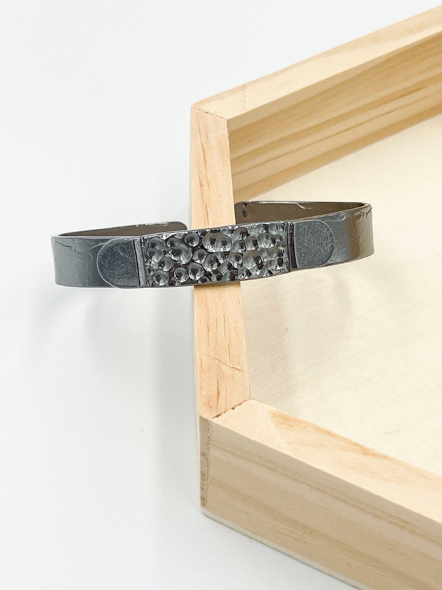 Rhodium coated brass bracelet  - ELLY