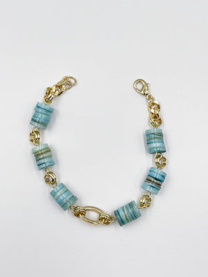 Stunning bracelet, featuring an 18-karat gold-plated chain and gorgeous colored nacre stone - ELLY