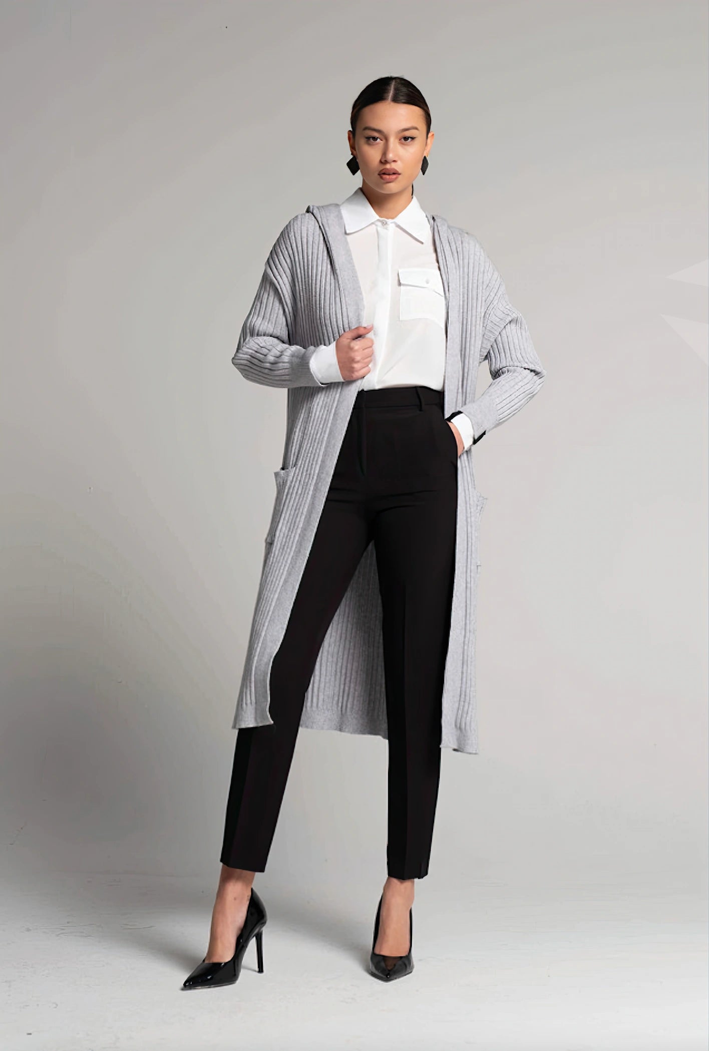 Cardigan lungo con cappuccio a coste grigio