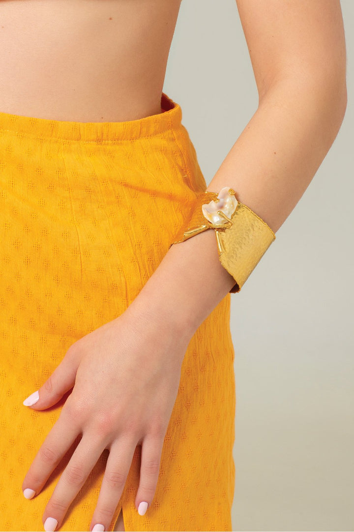 Handmade ring, 18K gold-plated brass with a beautifully hammered martelé finish, and featuring stunning baroque stones - ELLY