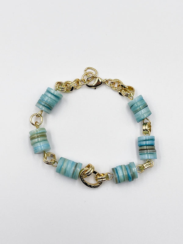 Stunning bracelet, featuring an 18-karat gold-plated chain and gorgeous colored nacre stone - ELLY