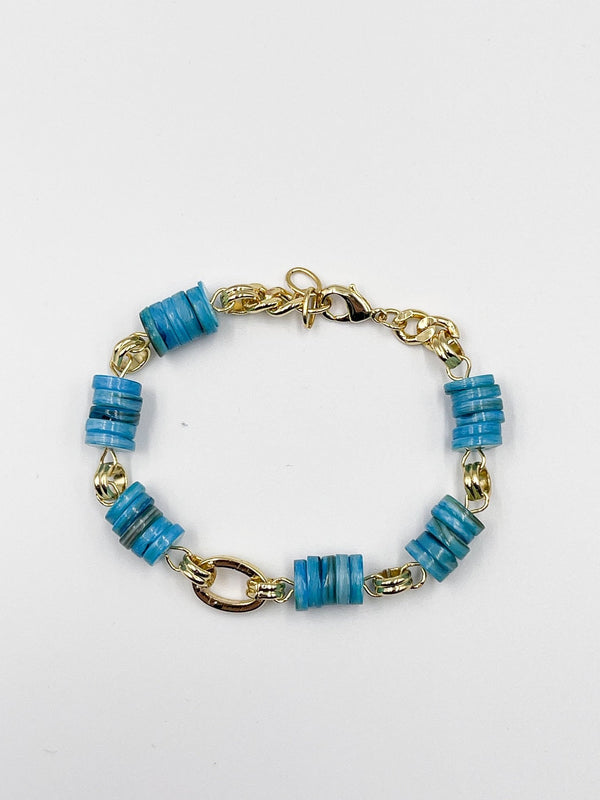 Stunning bracelet, featuring an 18-karat gold-plated chain and gorgeous colored nacre stone - ELLY