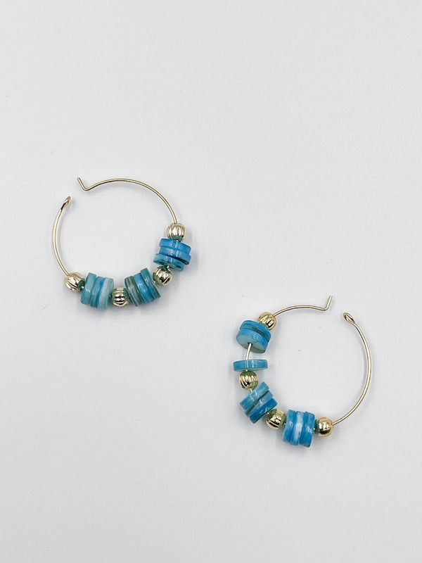 Stunning earrings, featuring an 18-karat gold-plated chain and gorgeous colored nacre stone - ELLY