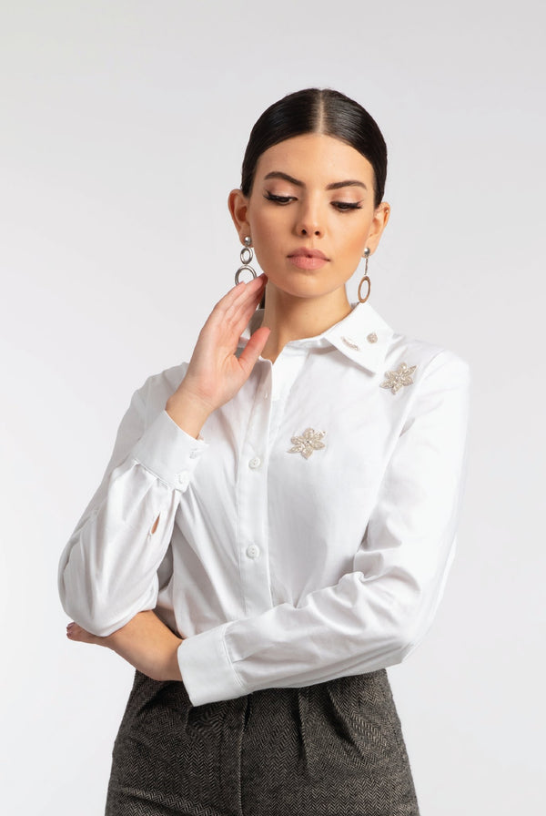 White Shirt with Flower Embroidery on the Collar - ELLY